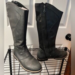 Columbia waterproof boots size 9 new